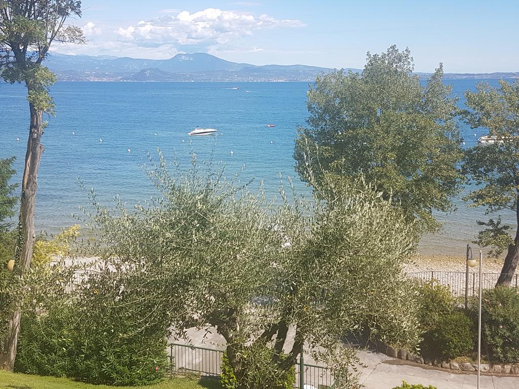 Casa Di Ludovica Apartment Manerba del Garda Bagian luar foto
