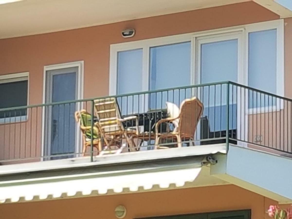 Casa Di Ludovica Apartment Manerba del Garda Bagian luar foto